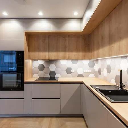 3 Bedroom Apart/24h Self Check In/free Parking/up To 6 People/ VNO