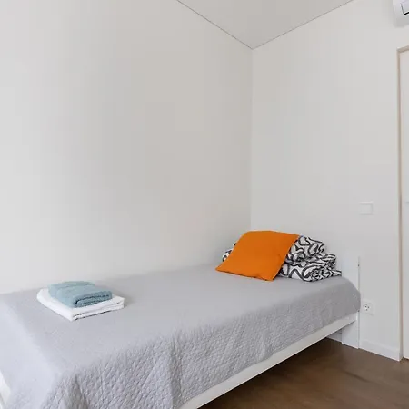 3 Bedroom Apart/24h Self Check In/free Parking/up To 6 People/ Apartamento VNO