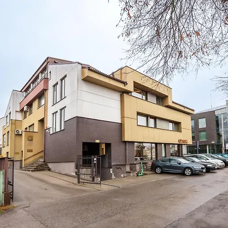 3 Bedroom Apart/24h Self Check In/free Parking/up To 6 People/ Apartment Vilnius